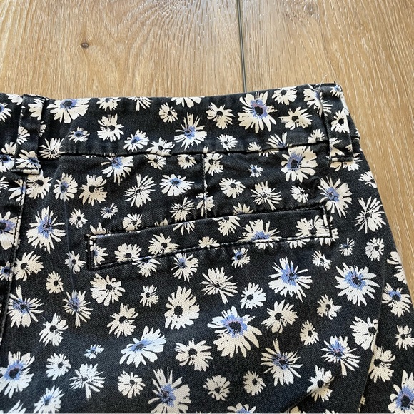 American Eagle Outfitters Floral Short - Picture 4 of 10